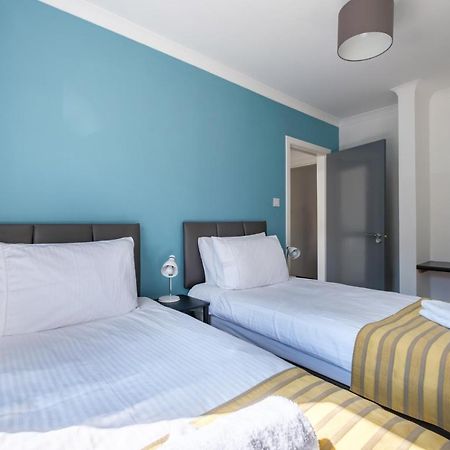The Douglas - Spacious 2 Bed Apartment In Uddingston Eksteriør bilde