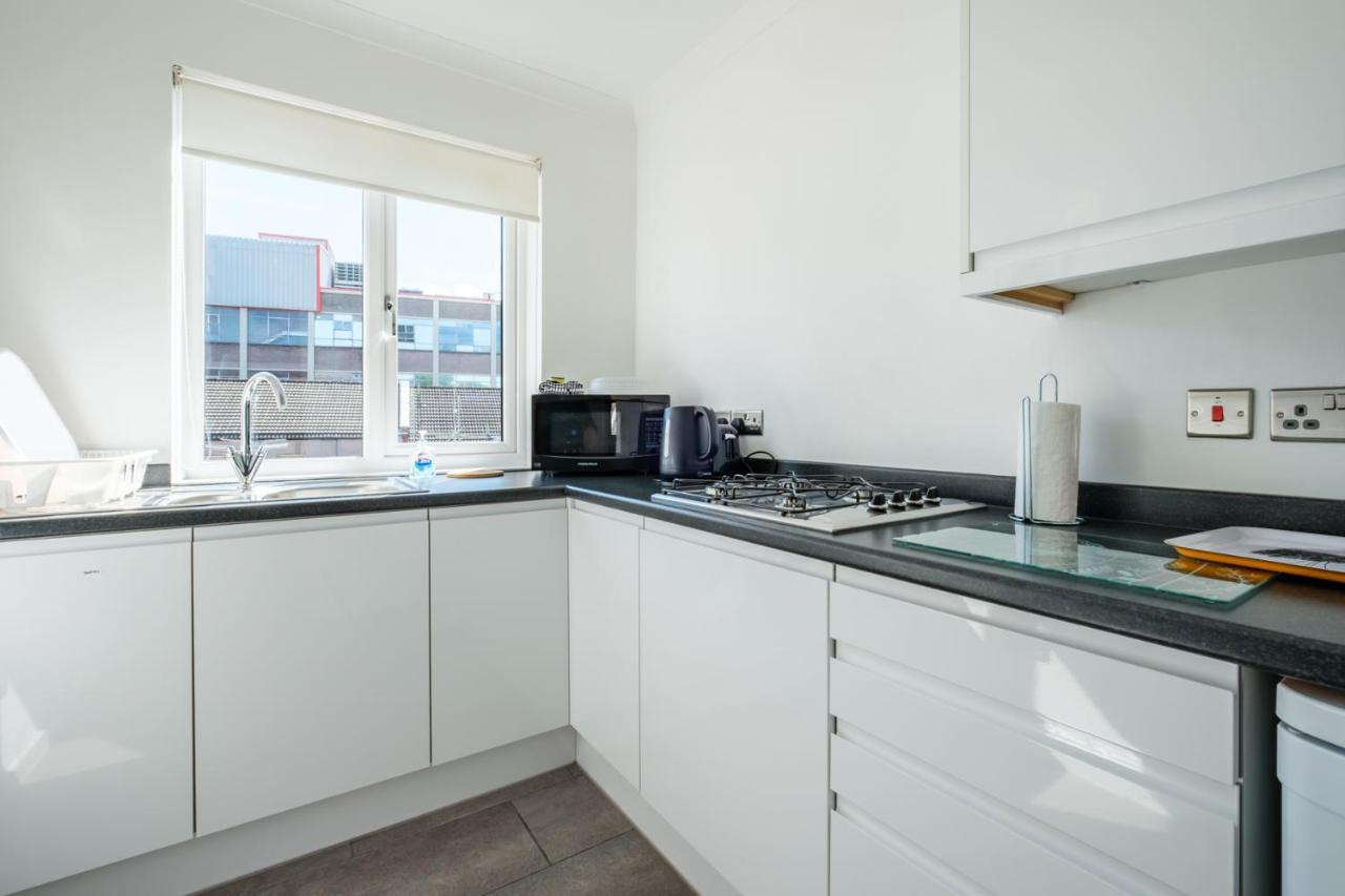 The Douglas - Spacious 2 Bed Apartment In Uddingston Eksteriør bilde
