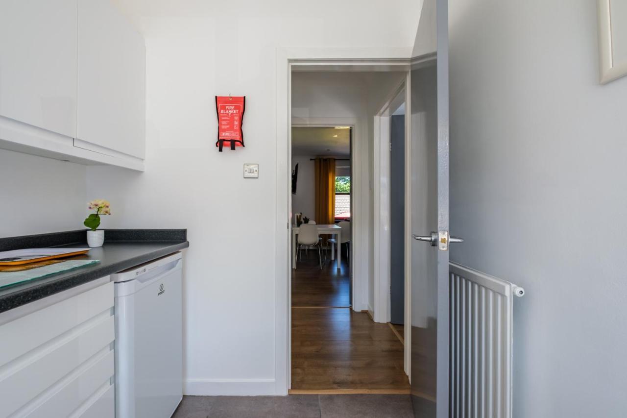 The Douglas - Spacious 2 Bed Apartment In Uddingston Eksteriør bilde