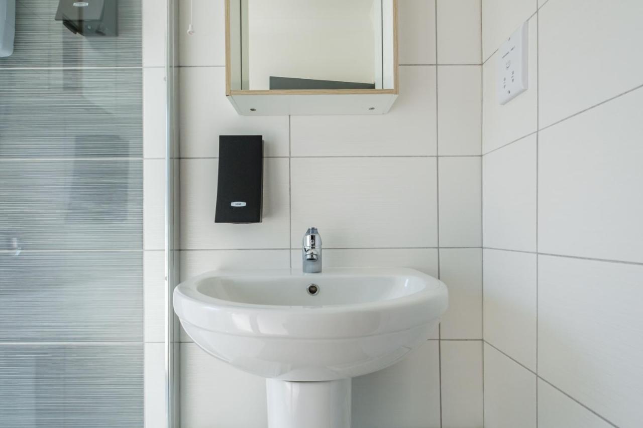 The Douglas - Spacious 2 Bed Apartment In Uddingston Eksteriør bilde