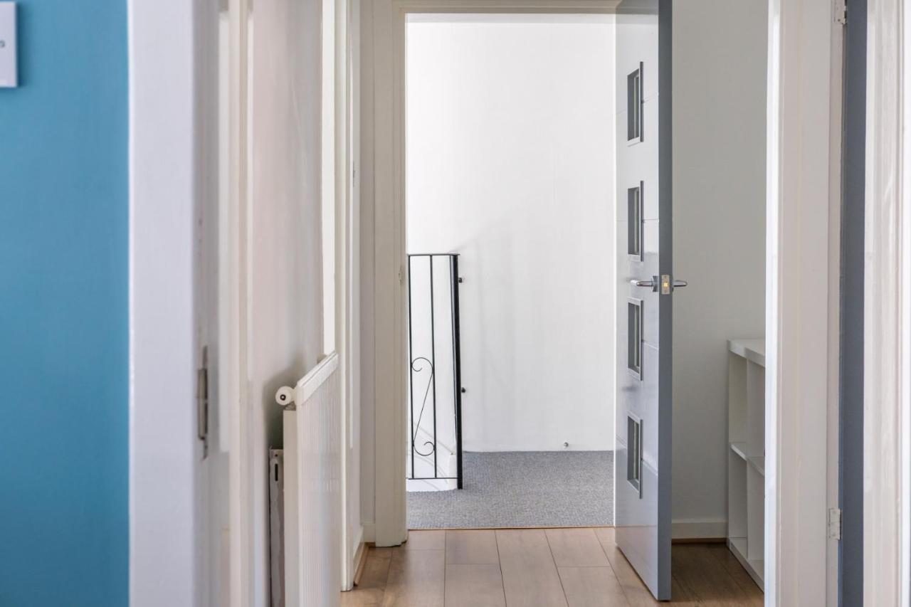 The Douglas - Spacious 2 Bed Apartment In Uddingston Eksteriør bilde