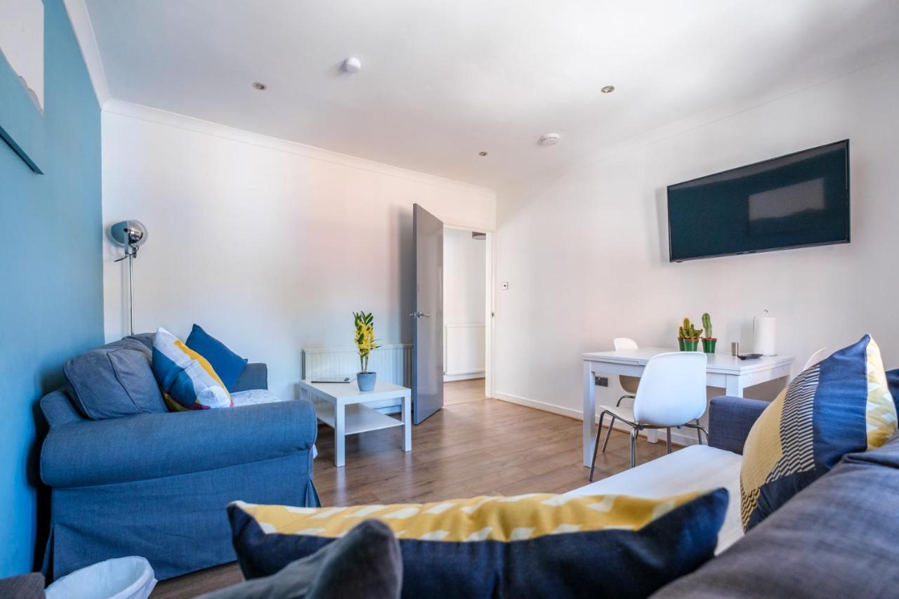The Douglas - Spacious 2 Bed Apartment In Uddingston Eksteriør bilde