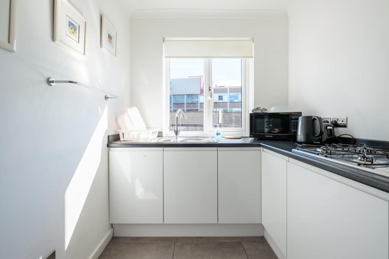 The Douglas - Spacious 2 Bed Apartment In Uddingston Eksteriør bilde