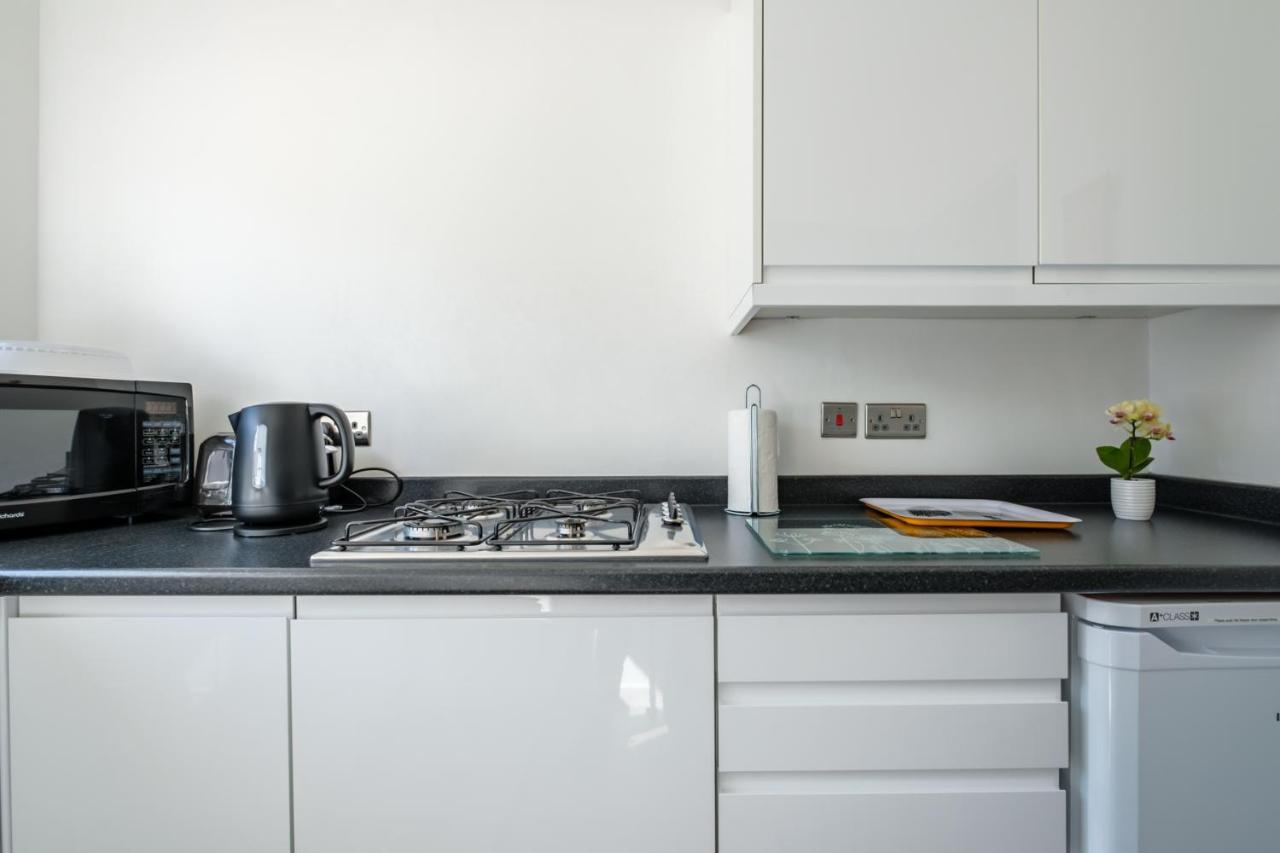 The Douglas - Spacious 2 Bed Apartment In Uddingston Eksteriør bilde