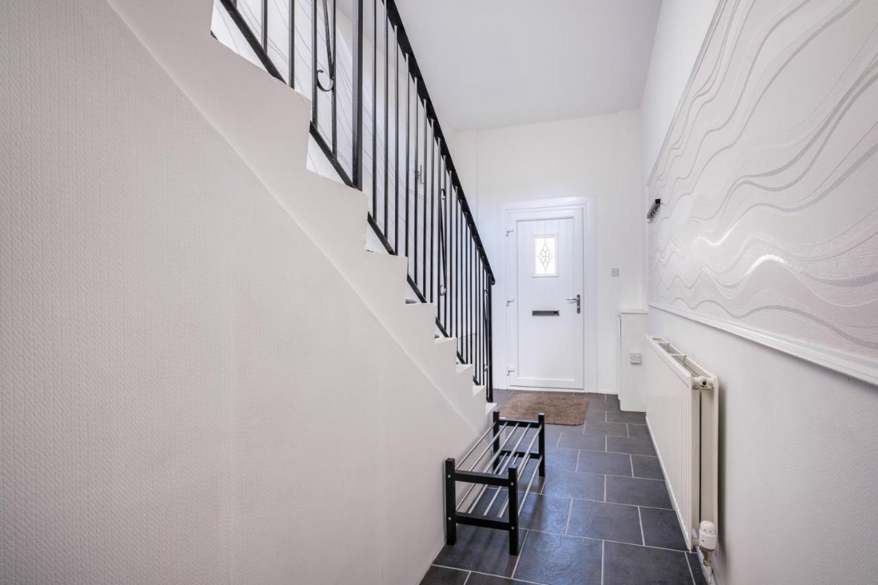 The Douglas - Spacious 2 Bed Apartment In Uddingston Eksteriør bilde