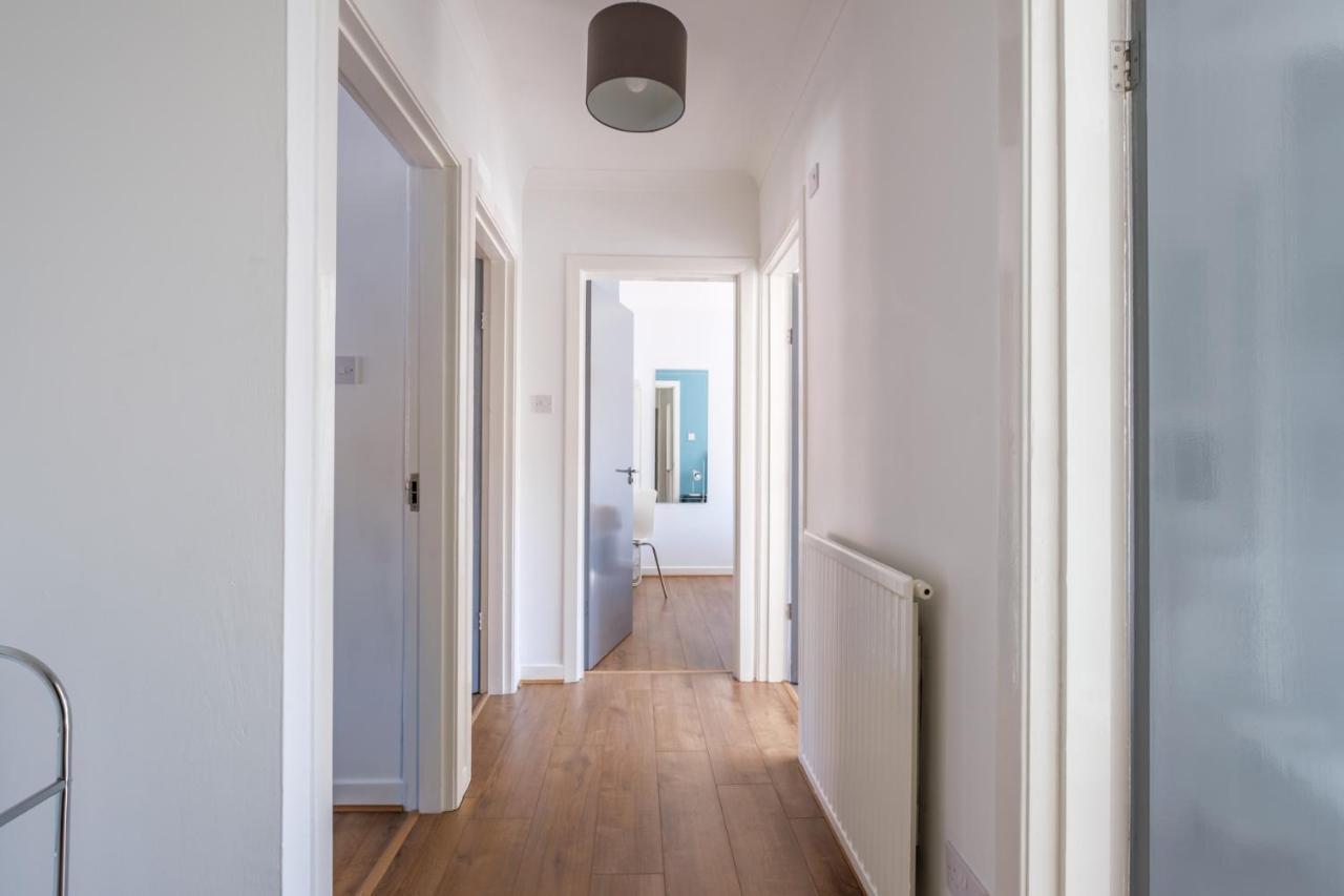 The Douglas - Spacious 2 Bed Apartment In Uddingston Eksteriør bilde