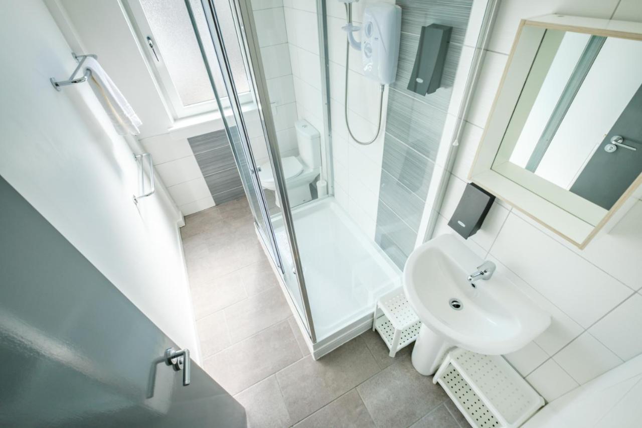 The Douglas - Spacious 2 Bed Apartment In Uddingston Eksteriør bilde