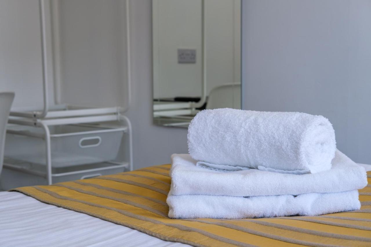 The Douglas - Spacious 2 Bed Apartment In Uddingston Eksteriør bilde